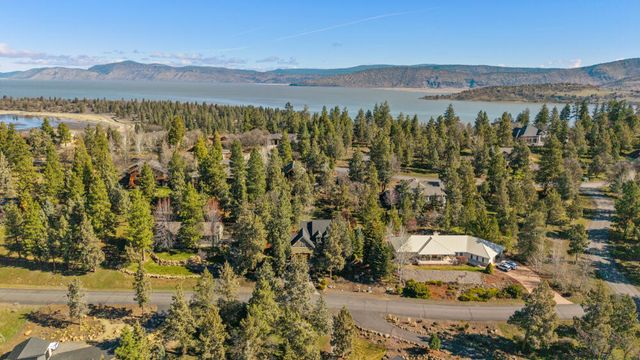11017 Siskin Lane, Klamath Falls, OR 97601