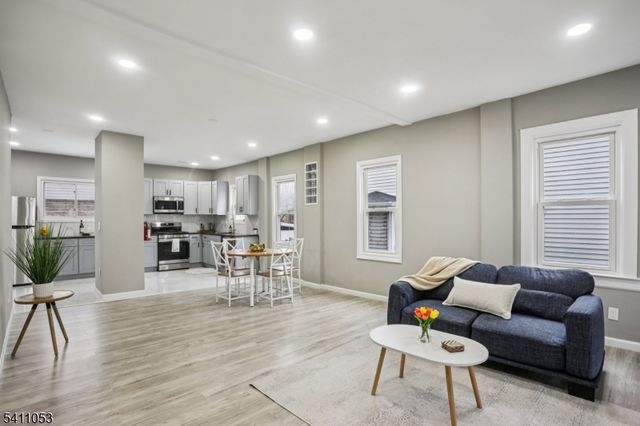 27 Stone St, North Plainfield Boro, NJ 07060