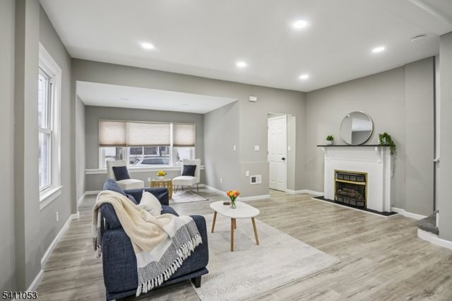 27 Stone St, North Plainfield Boro, NJ 07060