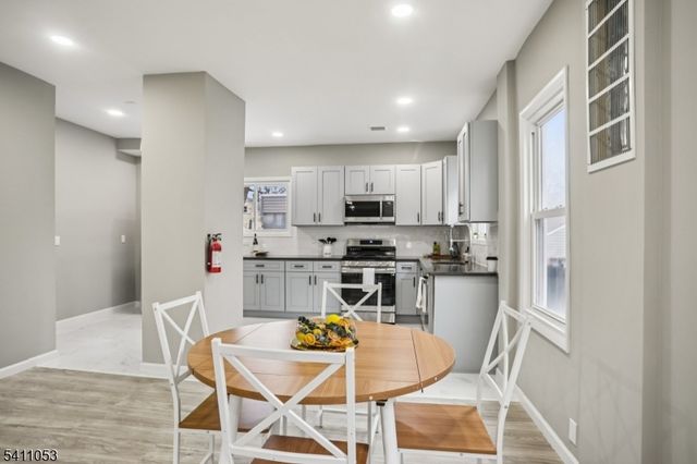 27 Stone St, North Plainfield Boro, NJ 07060