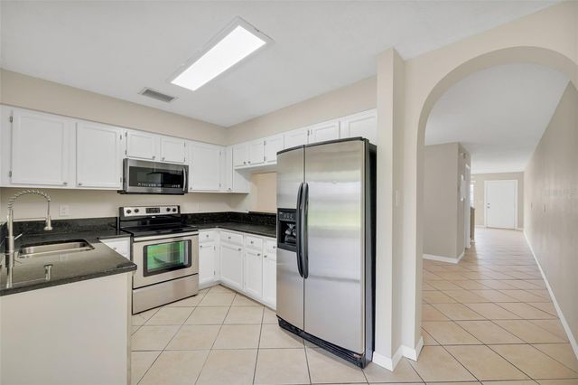 632 KENSINGTON LAKE CIR, Brandon, FL 33511