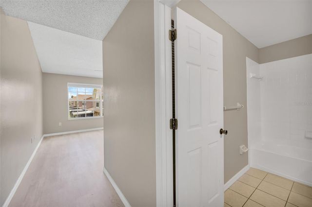 632 KENSINGTON LAKE CIR, Brandon, FL 33511