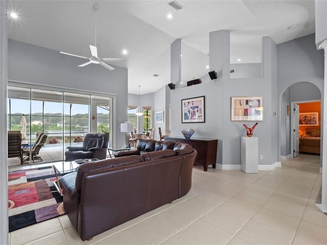 10925 LAKESHORE DR, Clermont, FL 34711