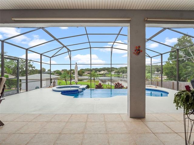 10925 LAKESHORE DR, Clermont, FL 34711