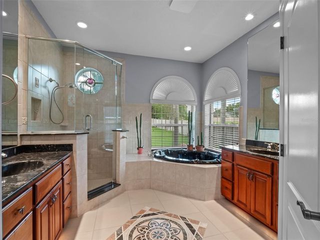 10925 LAKESHORE DR, Clermont, FL 34711