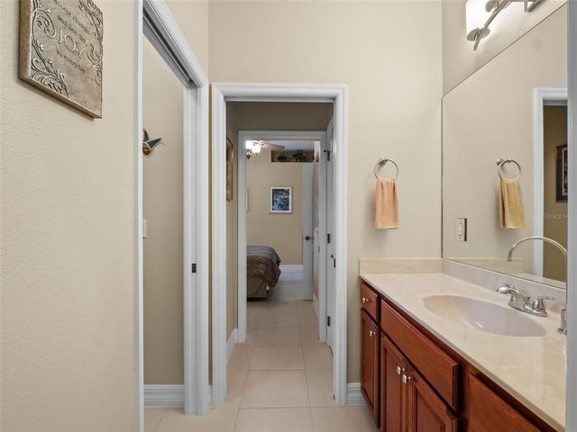 10925 LAKESHORE DR, Clermont, FL 34711
