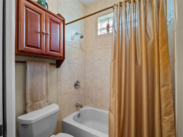10925 LAKESHORE DR, Clermont, FL 34711