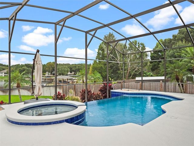 10925 LAKESHORE DR, Clermont, FL 34711