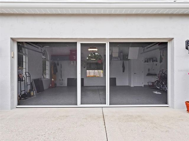 10925 LAKESHORE DR, Clermont, FL 34711