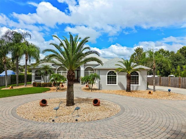 10925 LAKESHORE DR, Clermont, FL 34711