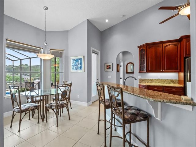 10925 LAKESHORE DR, Clermont, FL 34711