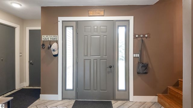 1825 W Sunset Drive, Roscommon, MI 48653