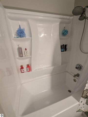 1825 W Sunset Drive, Roscommon, MI 48653