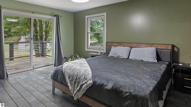 1825 W Sunset Drive, Roscommon, MI 48653