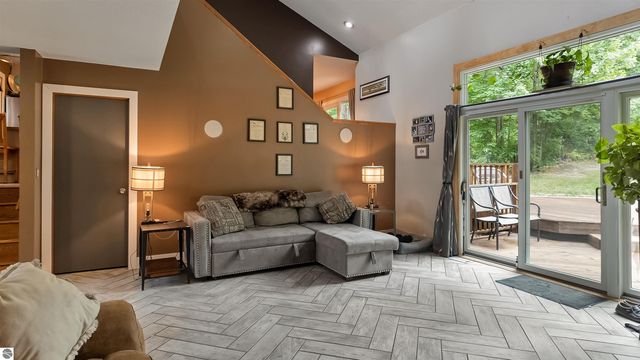 1825 W Sunset Drive, Roscommon, MI 48653