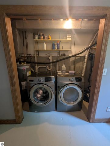 1825 W Sunset Drive, Roscommon, MI 48653