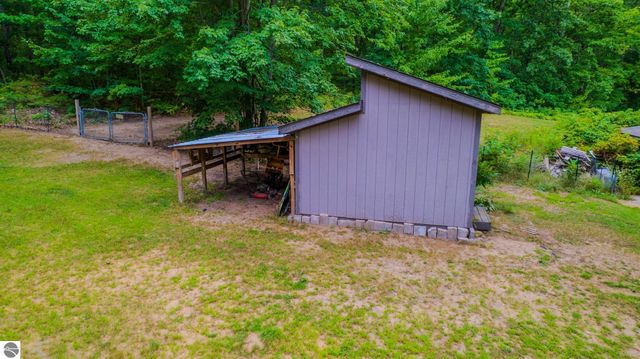 1825 W Sunset Drive, Roscommon, MI 48653