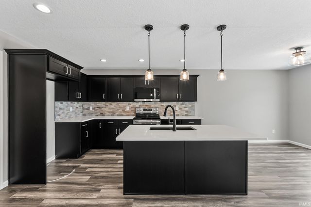 1700 Badger Lane, Auburn, IN 46706