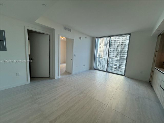 77 SE 5 Street 2015, Miami, FL 33131