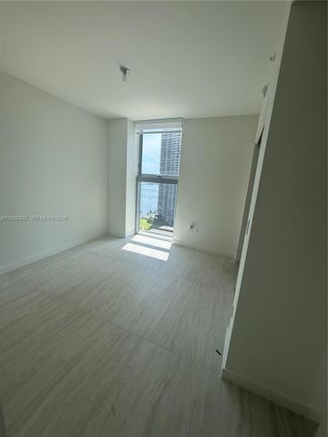 77 SE 5 Street 2015, Miami, FL 33131