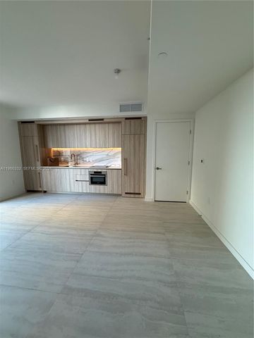 77 SE 5 Street 2015, Miami, FL 33131
