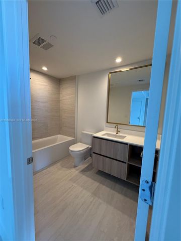 77 SE 5 Street 2015, Miami, FL 33131