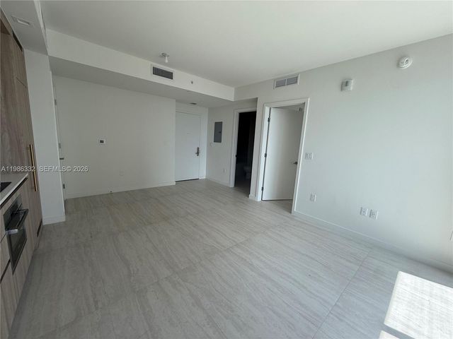 77 SE 5 Street 2015, Miami, FL 33131