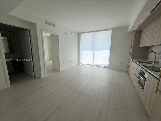 77 SE 5 Street 2015, Miami, FL 33131