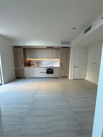 77 SE 5 Street 2015, Miami, FL 33131