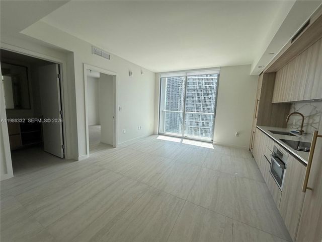 77 SE 5 Street 2015, Miami, FL 33131