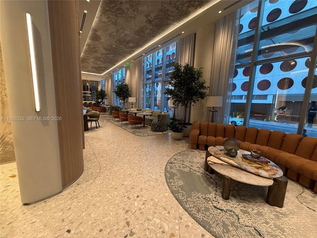 77 SE 5 Street 2015, Miami, FL 33131