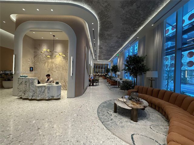 77 SE 5 Street 2015, Miami, FL 33131