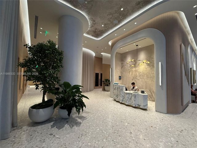 77 SE 5 Street 2015, Miami, FL 33131