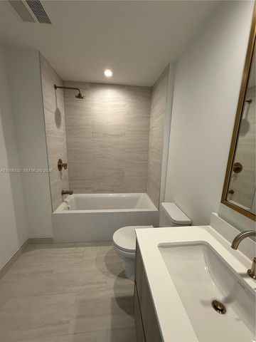 77 SE 5 Street 2015, Miami, FL 33131