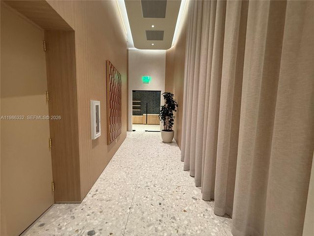 77 SE 5 Street 2015, Miami, FL 33131