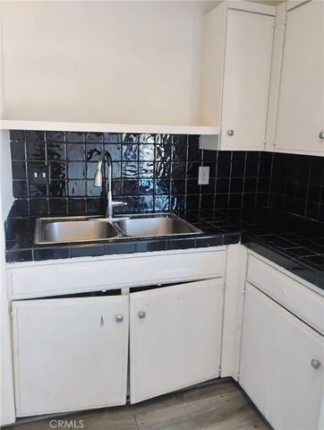 230 W South, Rialto, CA 92376