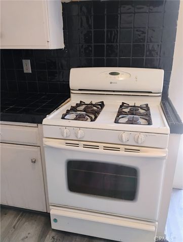 230 W South, Rialto, CA 92376