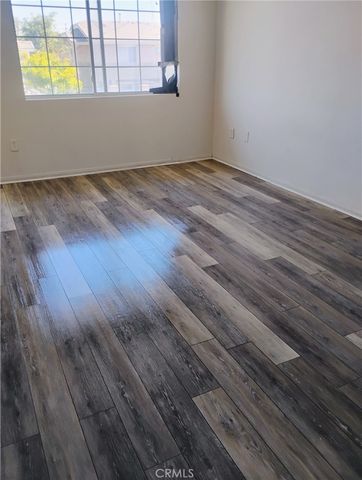 230 W South, Rialto, CA 92376
