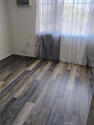 230 W South, Rialto, CA 92376