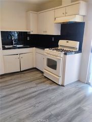 230 W South, Rialto, CA 92376