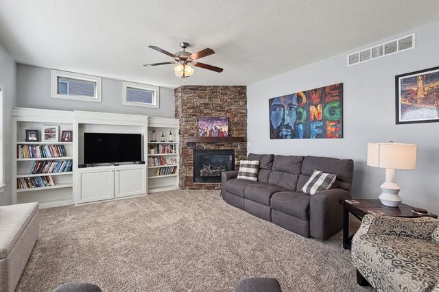 254 S 83rd Street, West Des Moines, IA 50266