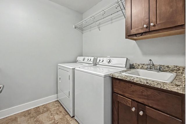 254 S 83rd Street, West Des Moines, IA 50266