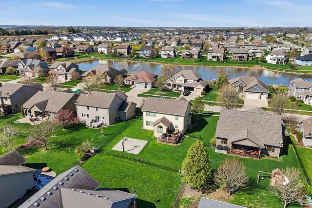 254 S 83rd Street, West Des Moines, IA 50266