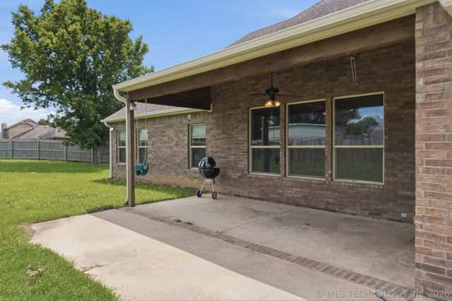 21401 E 104th Street S, Broken Arrow, OK 74014