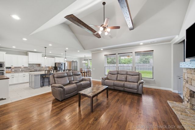 21401 E 104th Street S, Broken Arrow, OK 74014