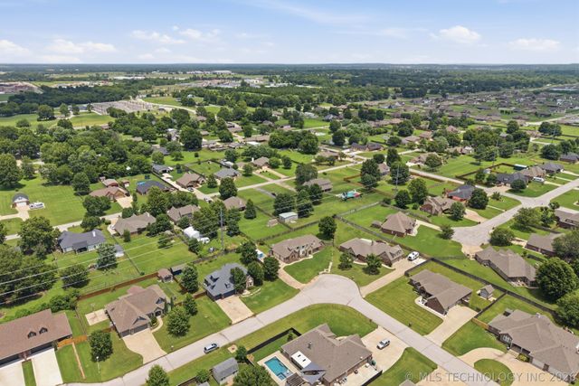 21401 E 104th Street S, Broken Arrow, OK 74014