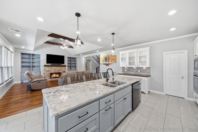 21401 E 104th Street S, Broken Arrow, OK 74014