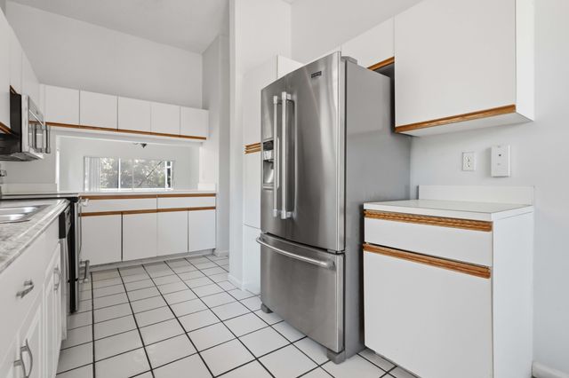9516 NW 8TH Circle, Plantation, FL 33324