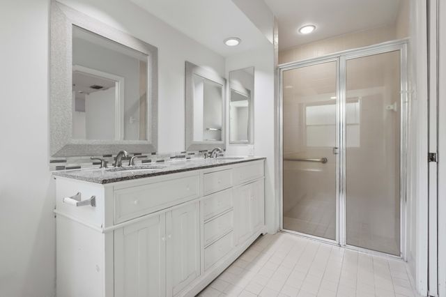9516 NW 8TH Circle, Plantation, FL 33324