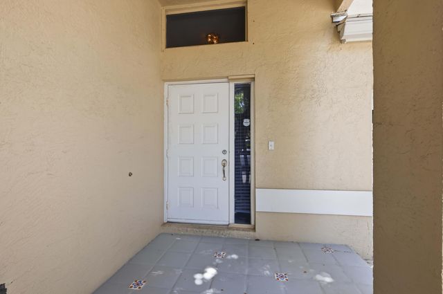 9516 NW 8TH Circle, Plantation, FL 33324
